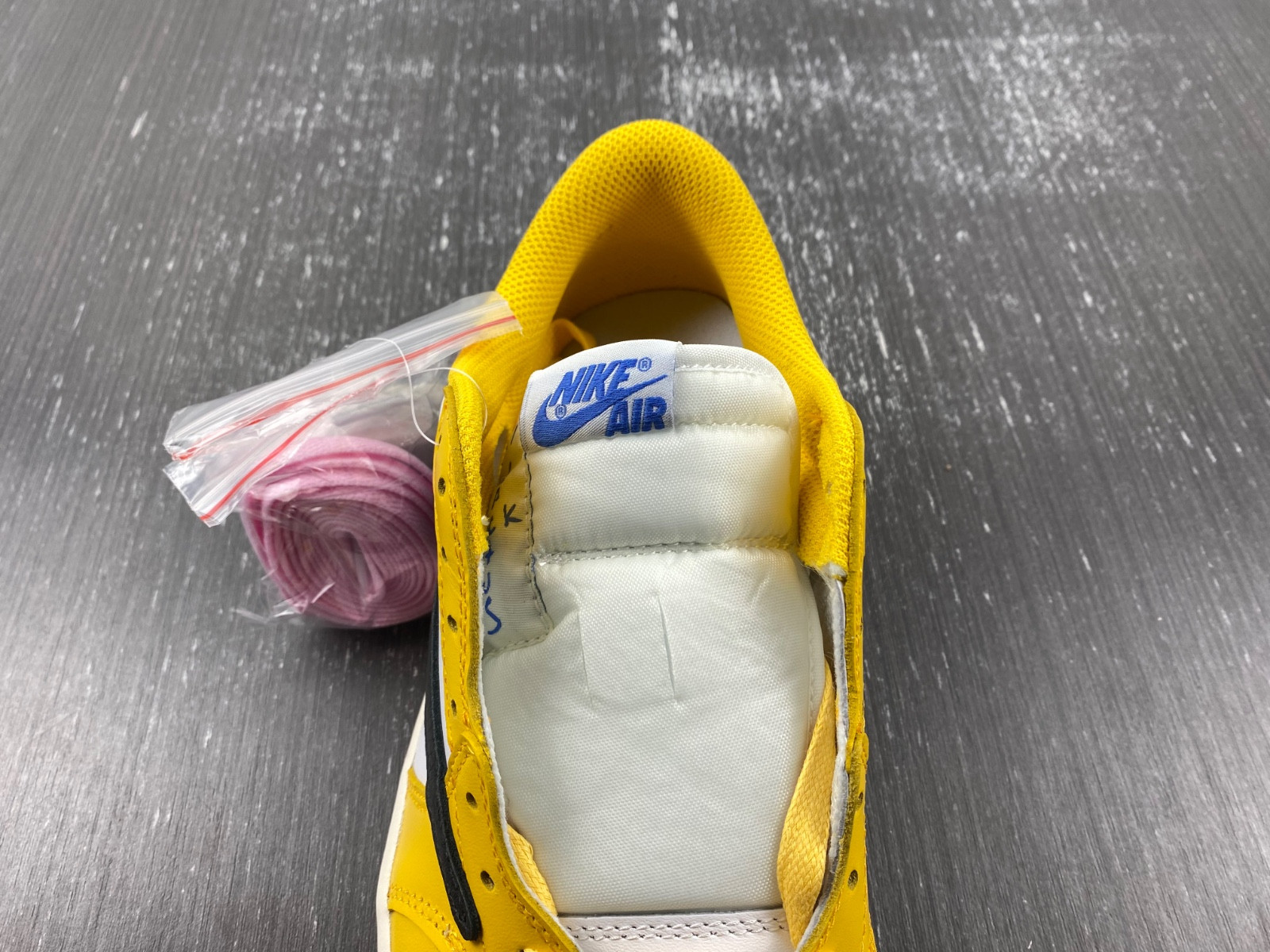 travis scott x air jordan 1 low og