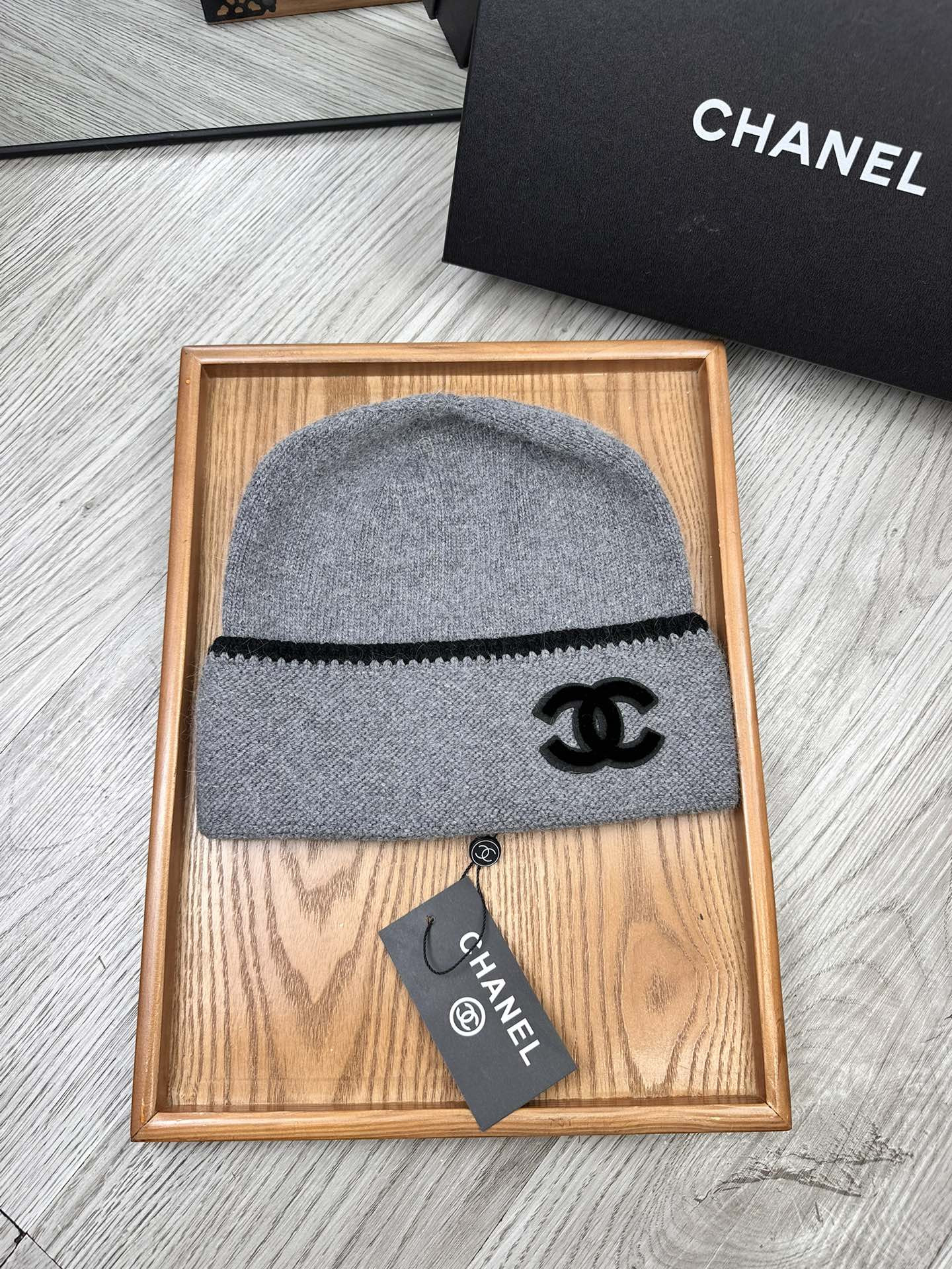 C hat