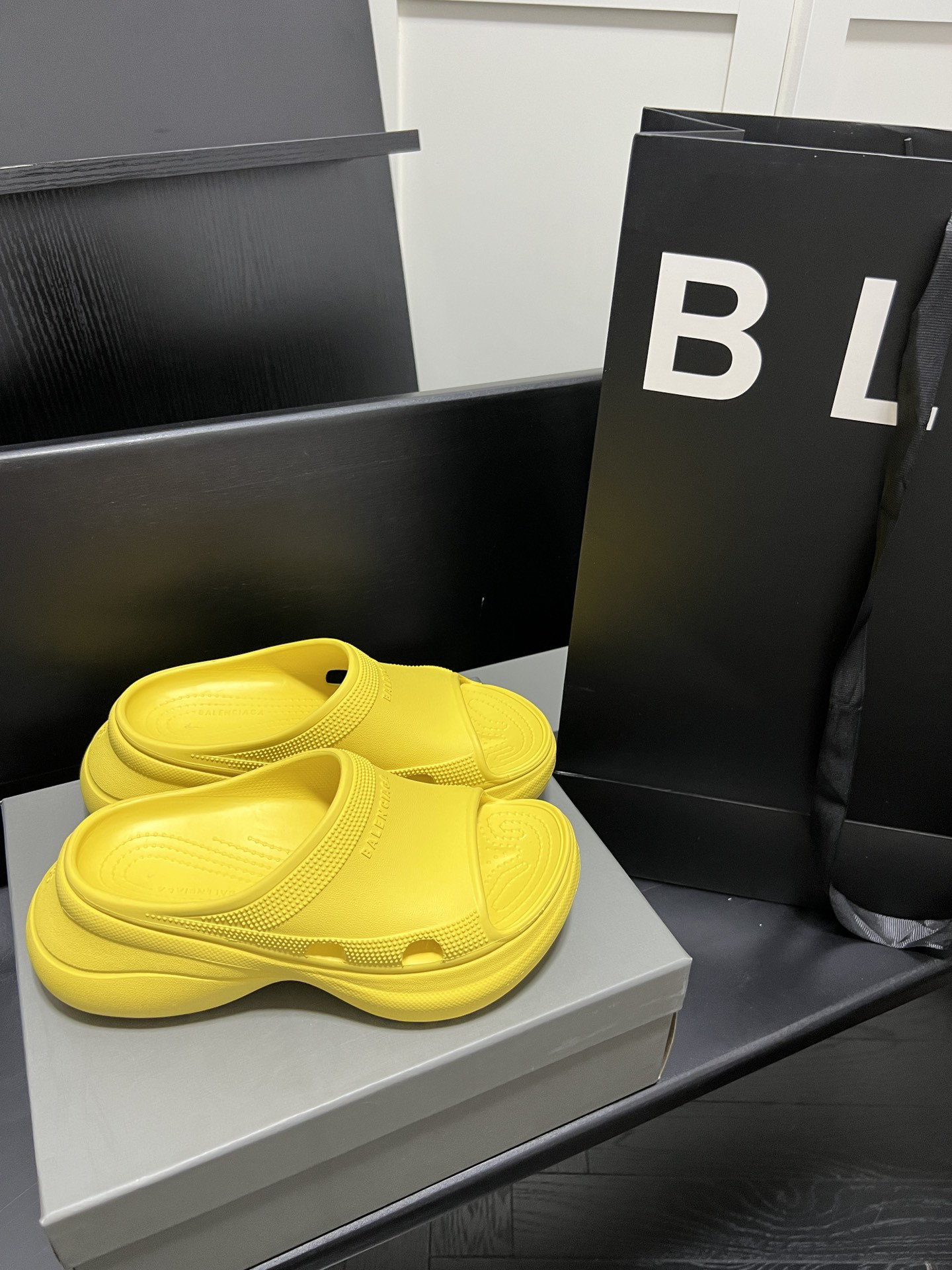 Balenciaga sLIDE
