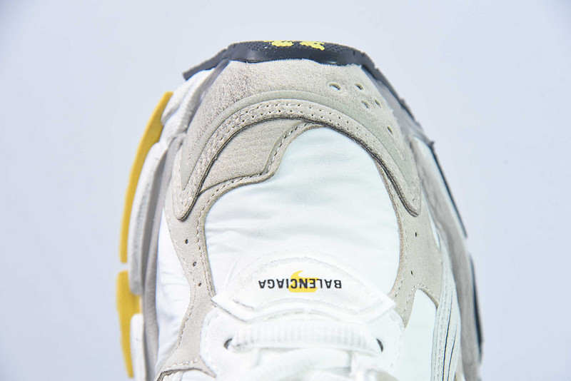 Ba*len*cia*ga runner sneaker clean